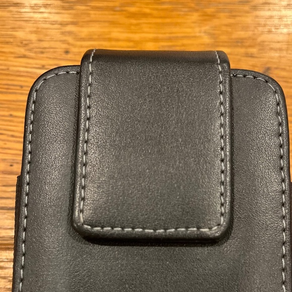 Black Leather Cell Phone Holster - Picture 5 of 5